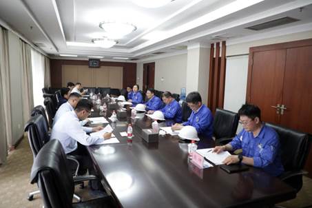 打造向上向前第一象限生力軍 錘煉甘于做人做事作難、受苦受累受屈的企業(yè)家隊伍——河南投資集團(tuán)黨委書記、董事長劉新勇蒞臨安彩高科開展主題教育調(diào)研